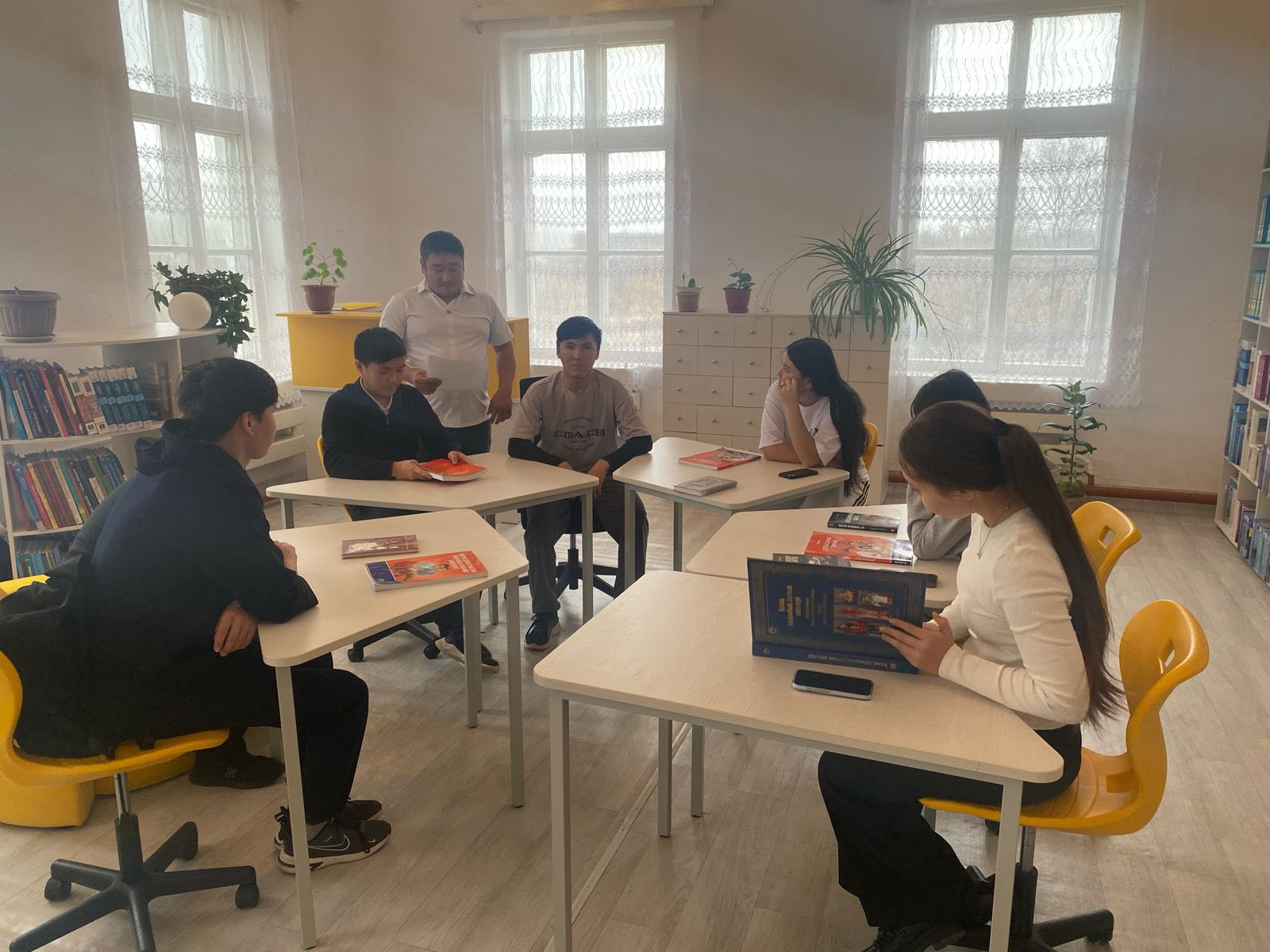 “Зорлық мәселесі және оны шешу жолдары” тақырыбында дөңгелек үстел өтті.